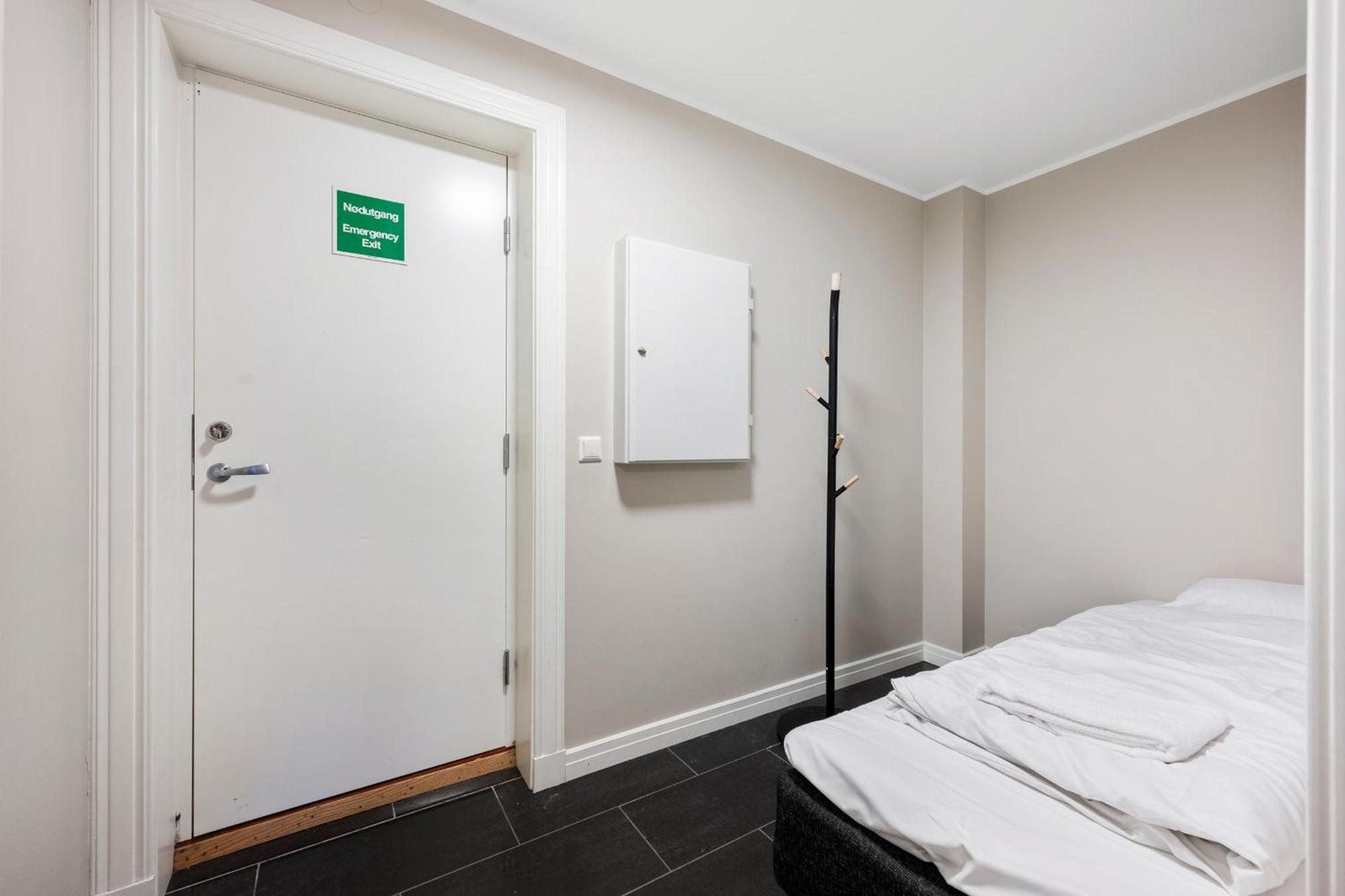 New! Modern City Apt: Central W/ Private Entrence Apartment Берген Екстериор снимка