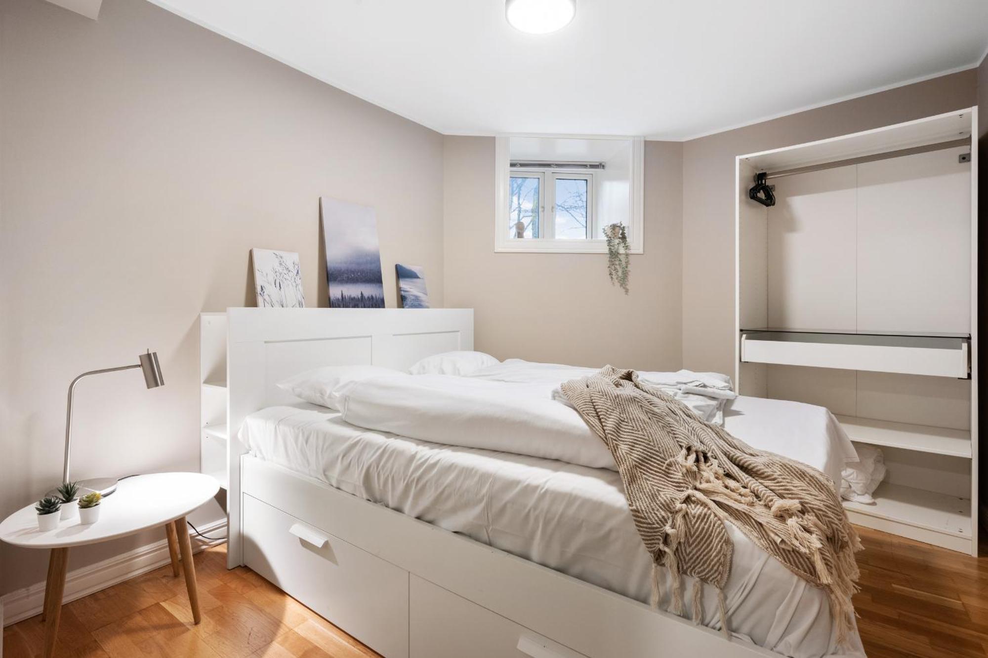 New! Modern City Apt: Central W/ Private Entrence Apartment Берген Екстериор снимка